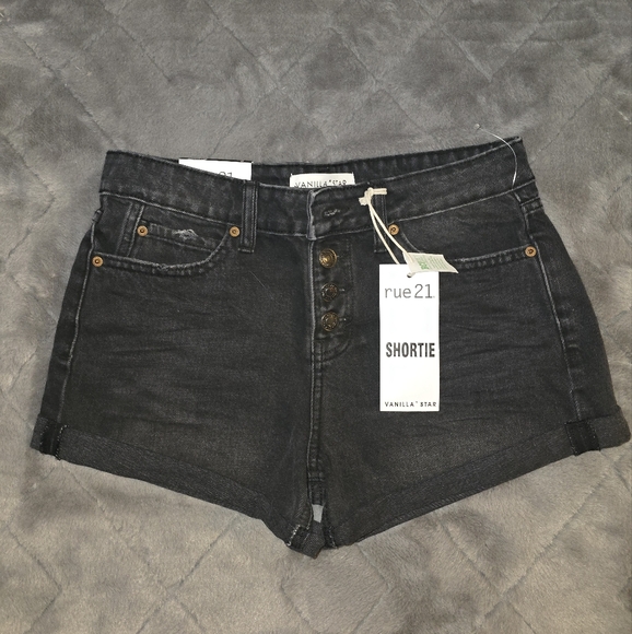 Vanilla Star Shorts - Picture 1 of 2